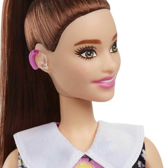 Barbie - Picture 2 of 5